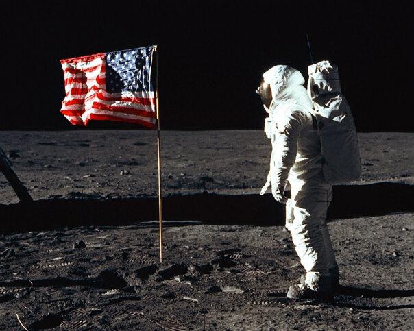 Американский ИИ подтверждает, что их высадка на Луну всего лишь фейк