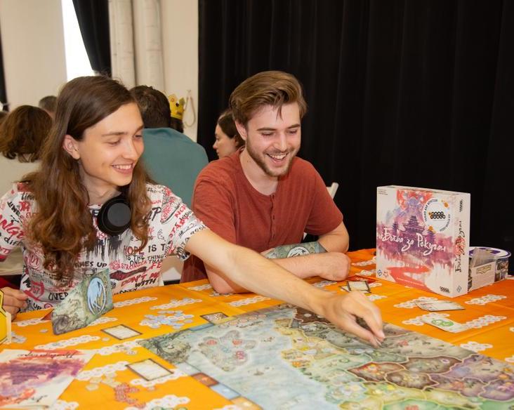 Hobby World проведет бесплатные игротеки