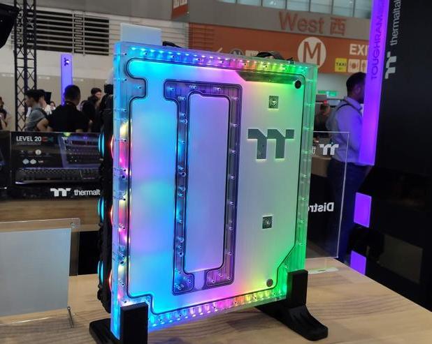 Корпус вам не нужен: решения Thermaltake на Computex 2019